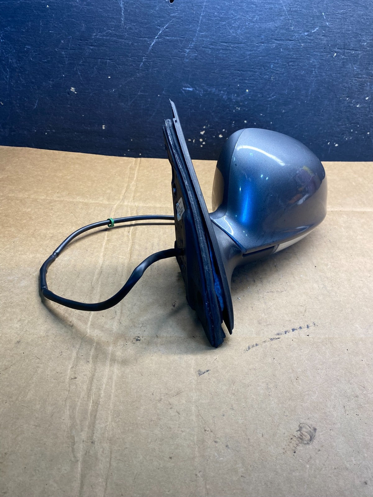 2006-2010 Volkswagen Jetta Left Driver View Door Mirror OEM AB3555 MS1