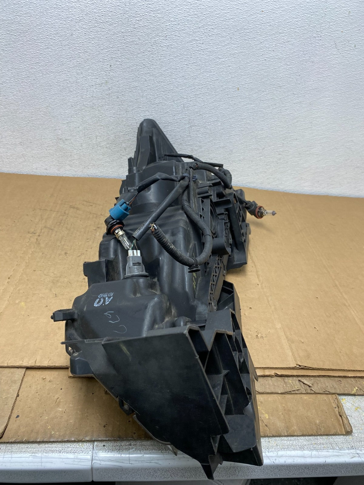 2010 - 2012 Honda Accord Crosstour Right Passenger RH Side Headlight AC8551 DW9