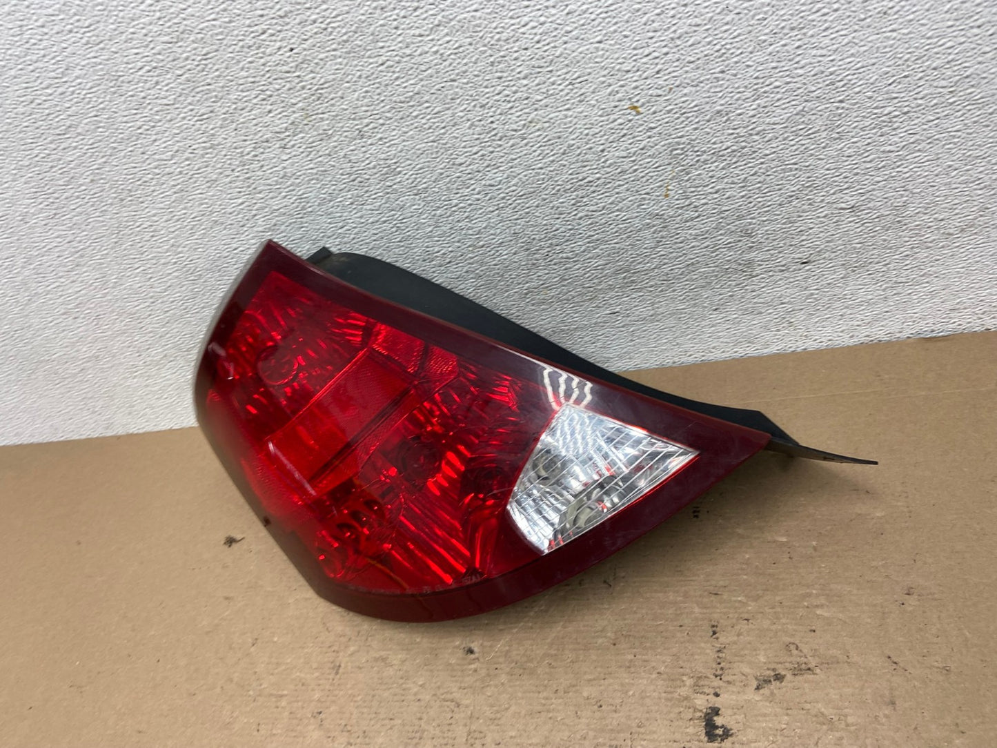 2003-2007 Saturn Ion Left Driver LH Side Tail Light Tail Light AF4794 LK1