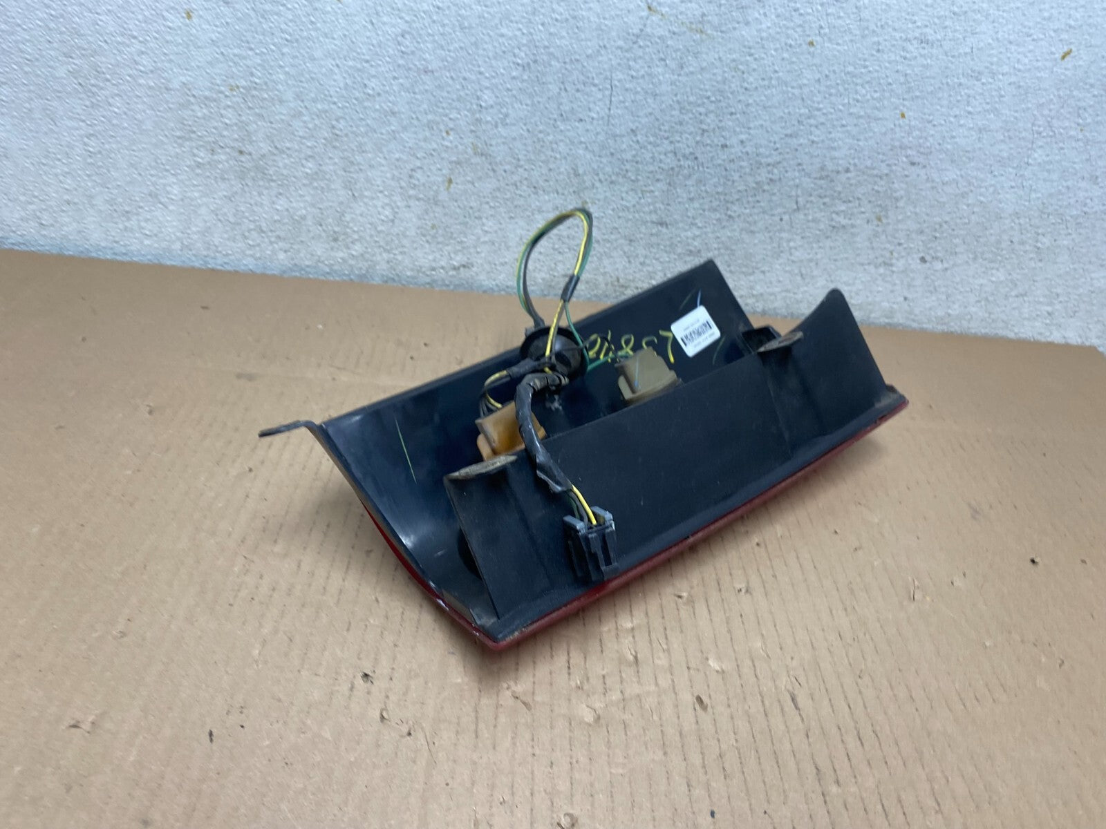 2003 to 2017 Chevrolet Express 1500 Left Driver Side Tail Light L5840 DW4