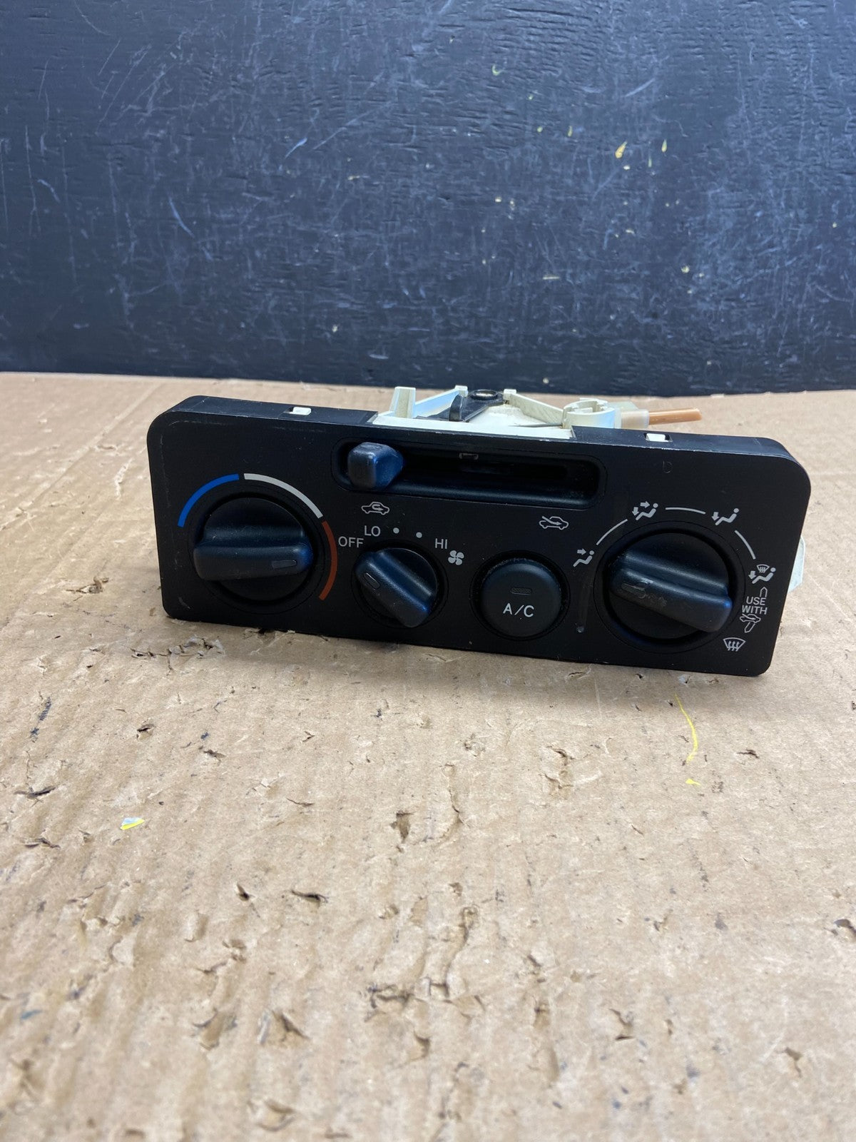 1998 to 2000 Toyota Corolla Temperature AC Climate Control AD68310