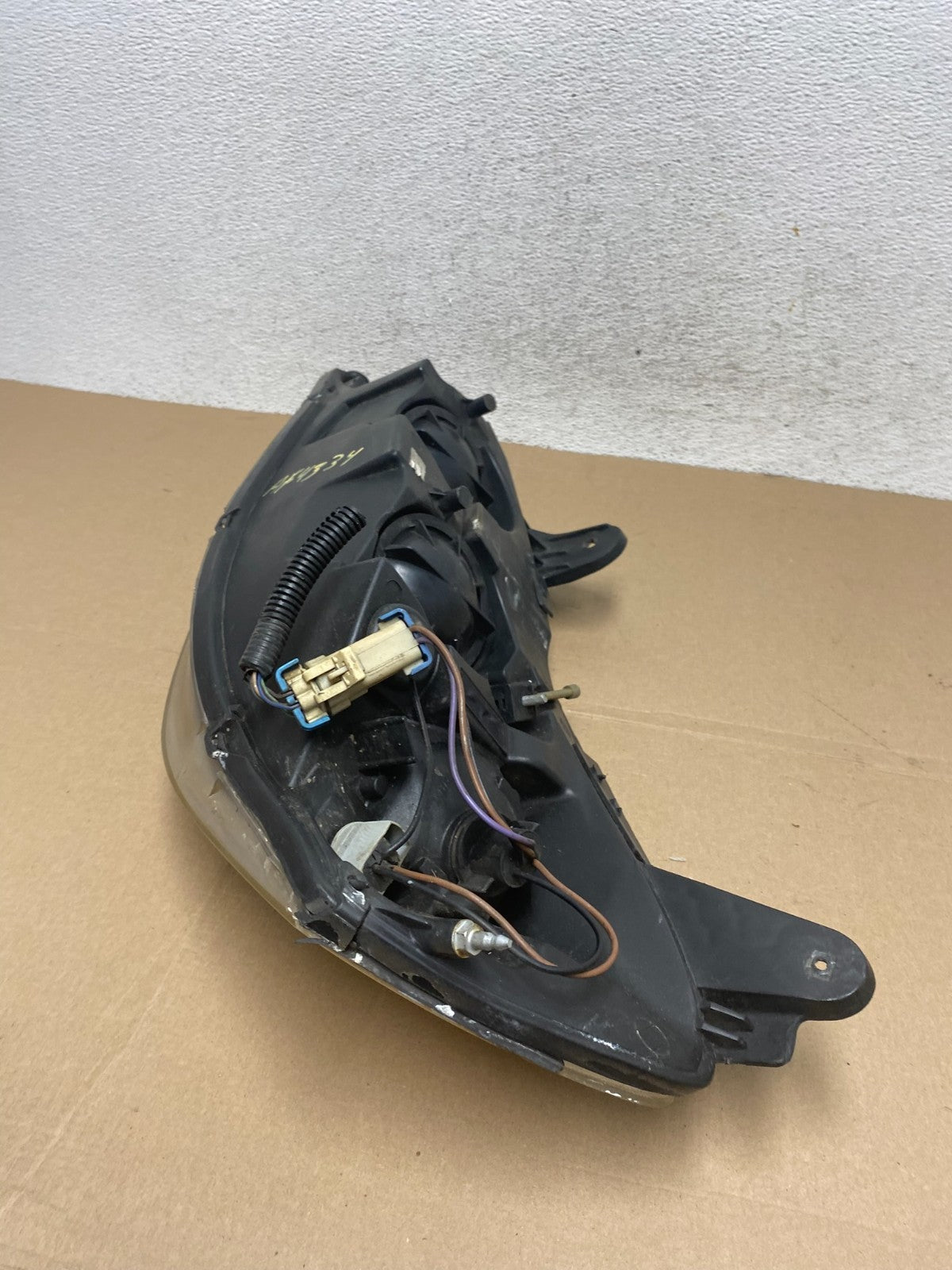2005 to 2009 Pontiac G6 Headlight Right Passenger Rh Side Halogen AF4334 DW6