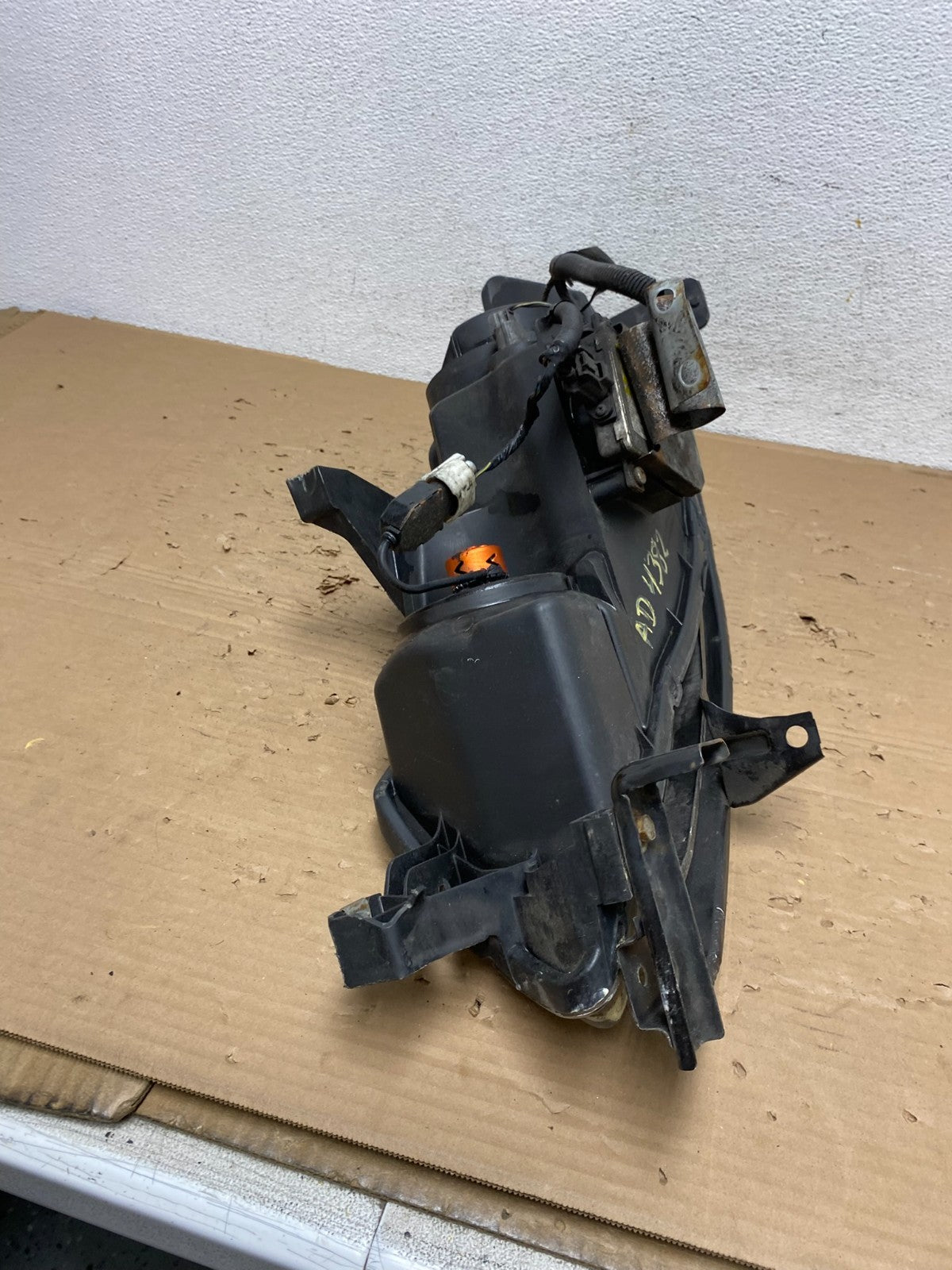 2004 2005 2006 Acura TL Headlight Right Passenger Side Xenon HID AD4382 DW8