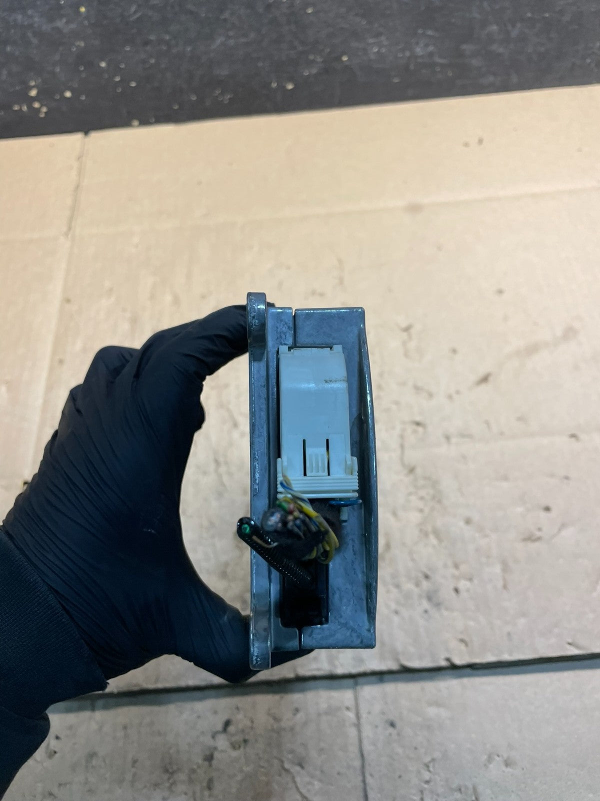 2007 to 2011 Bmw Bluetooth Control Module Computer Telematics W1397 DG3