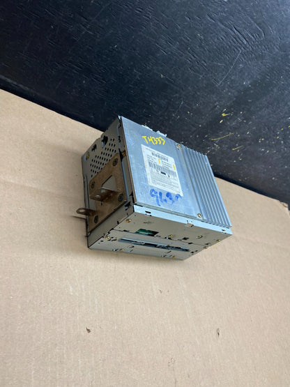 2004 to 2005 Nissan Titan Am Fm Cd Player Radio Receiver T4333 DG2