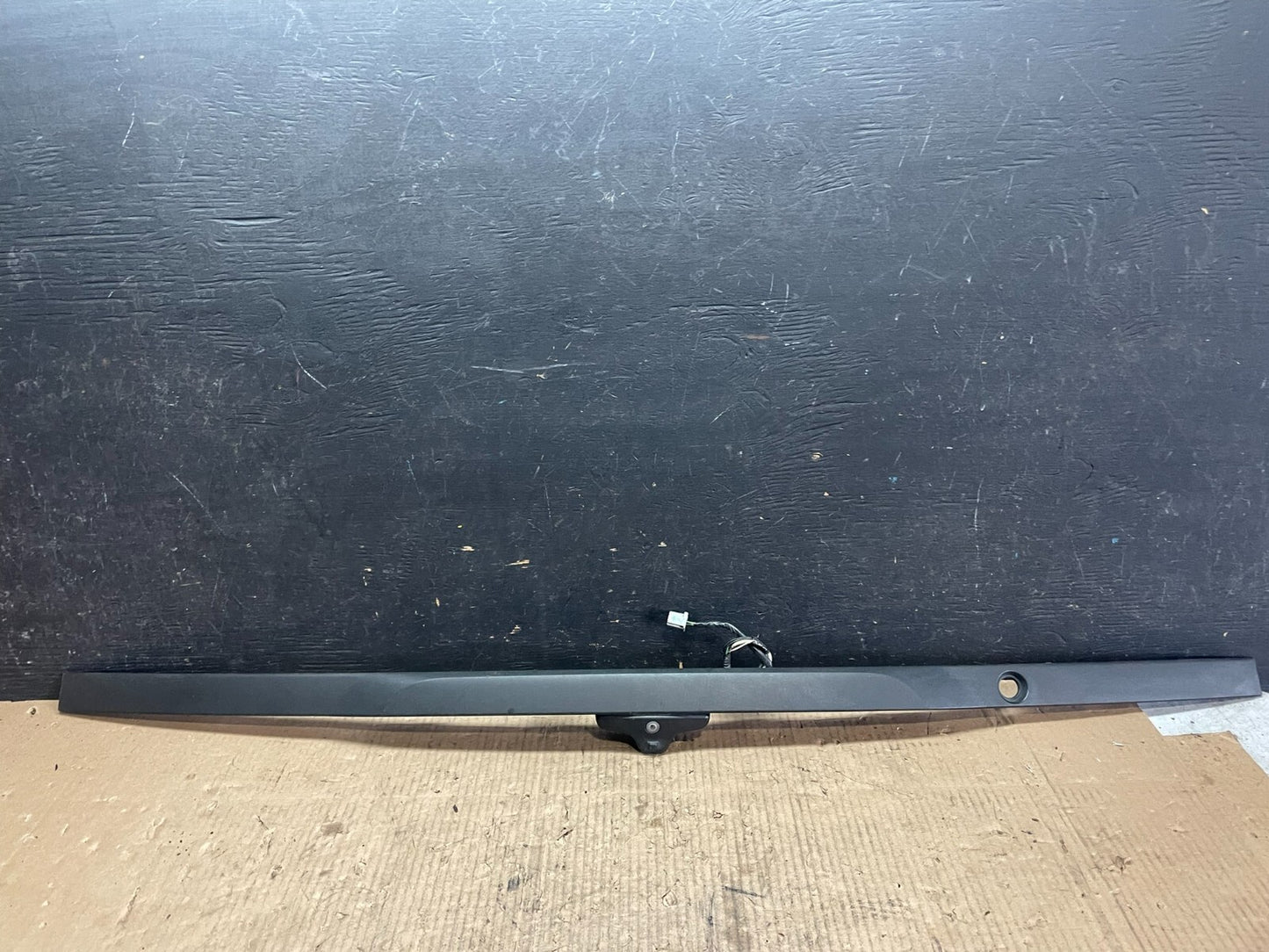 2016  2019 Ford Explorer Interceptor Rear Tailgate Molding With Camera M6139 DG0