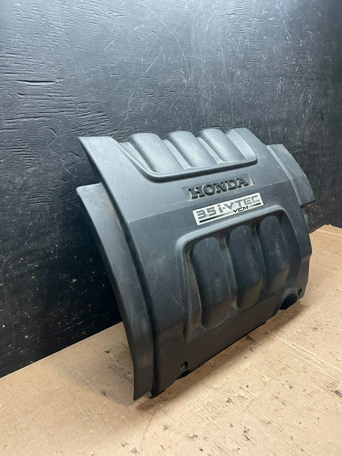 2005 to 2007 Honda Odyssey Black Engine Cover OEM Z5982 DG1