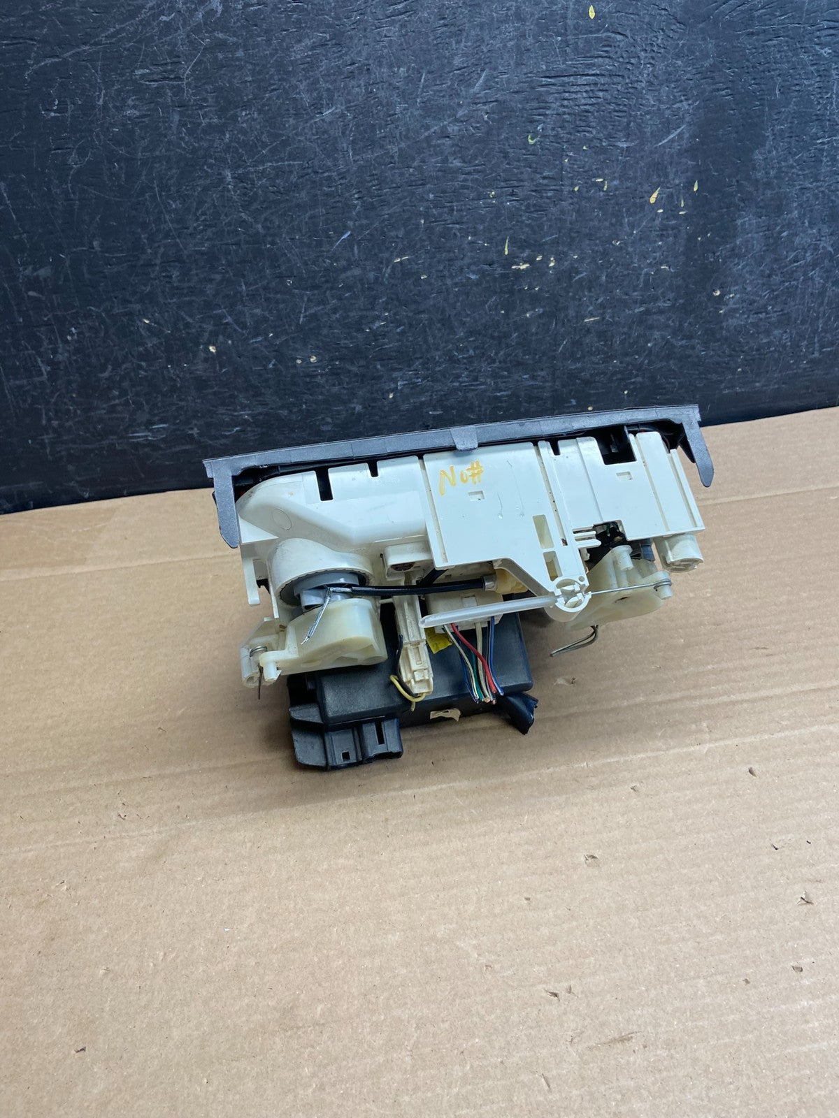 2003 to 2008 Toyota Corolla Matrix Climate Heater A/C AC Control Panel AG5094 DG2