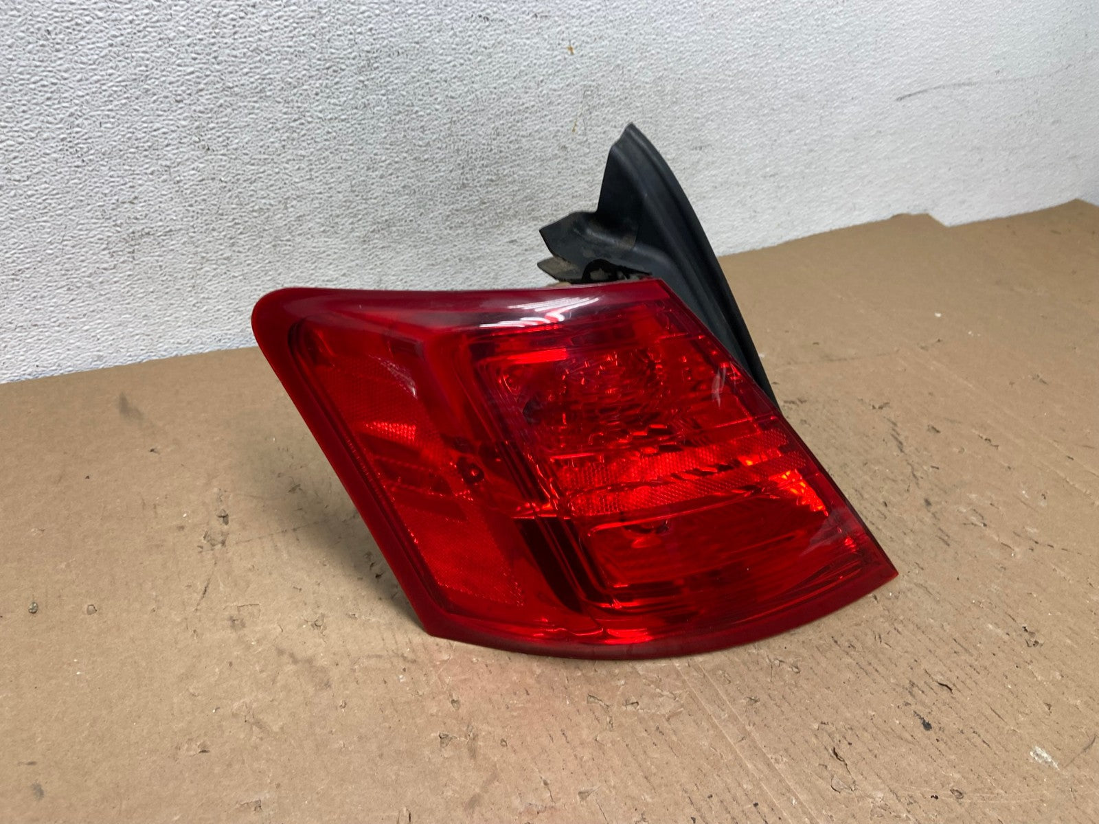 2014 to 2018 Ford Taurus Interceptor Left Driver LH Tail Light AD8141 LK2