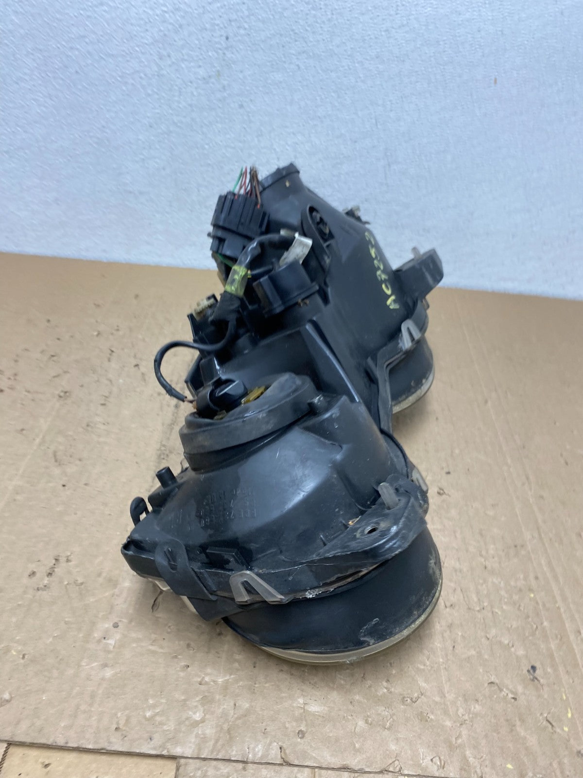 2003 to 2008 Jaguar S-Type Right Passenger Side Xenon HID Headlight OE AC7252 DG9