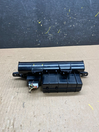 2006 to 2010 Kia Sedona Dash Tray Compartment 4D846-25100 T4791 PS4