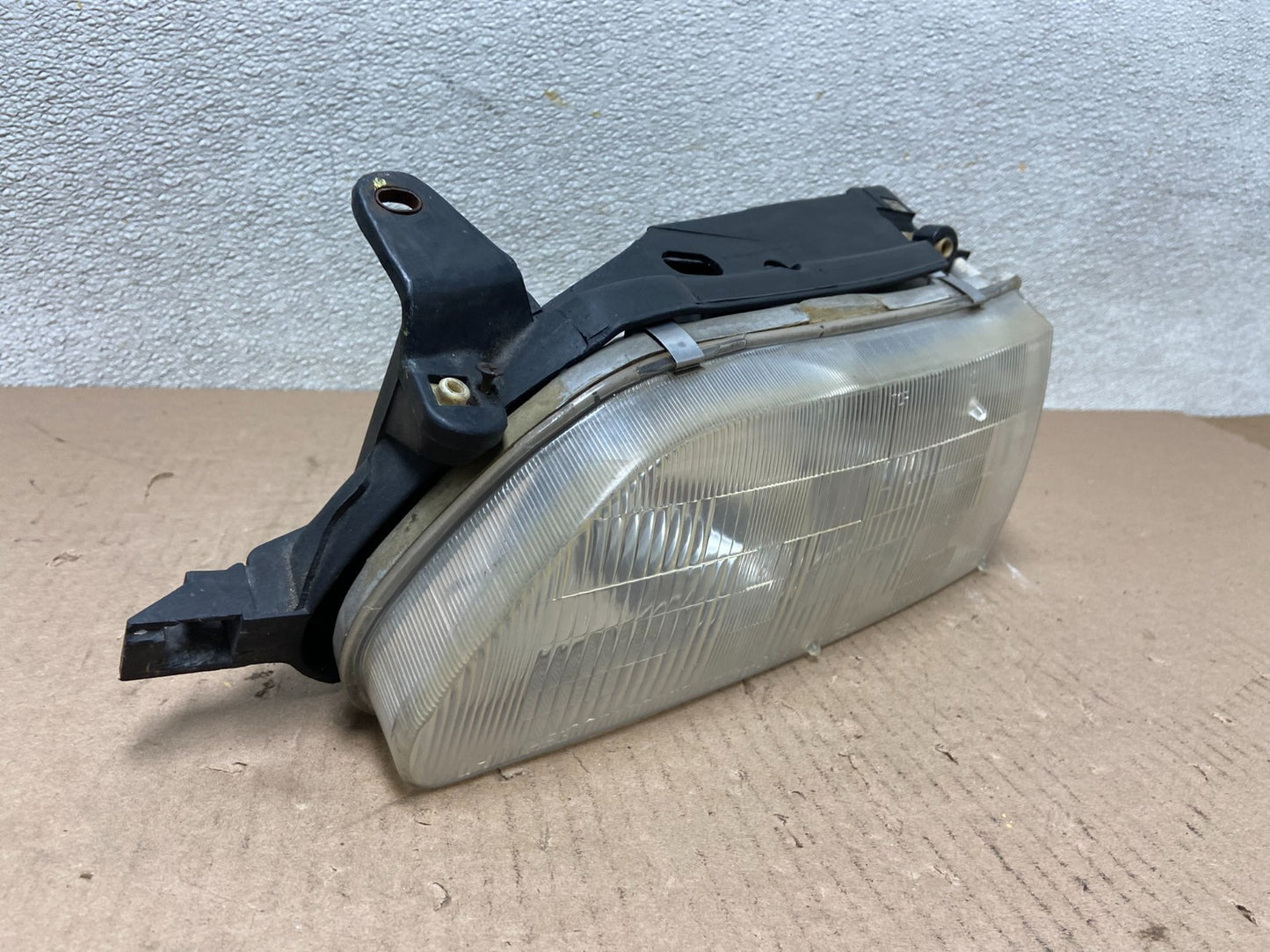 1993 to 1997 Toyota Corolla Left Driver LH Side Headlight AB5943 DW2