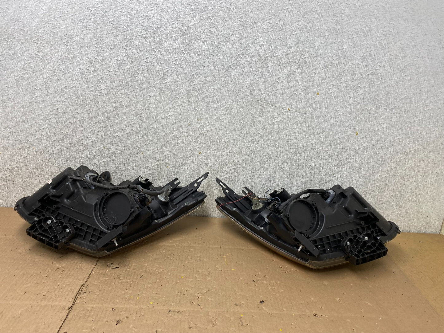 2009-2013 Nissan Rogue Left+Right Side Set Black Halogen Headlights M4979 DW8