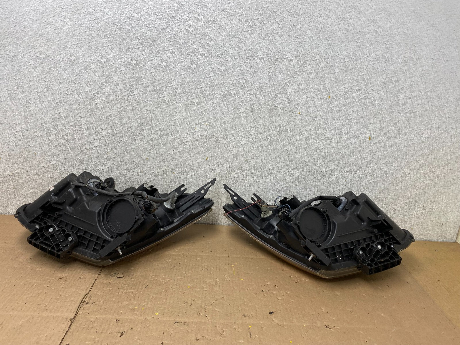 2009-2013 Nissan Rogue Left+Right Side Set Black Halogen Headlights M4979 DW8