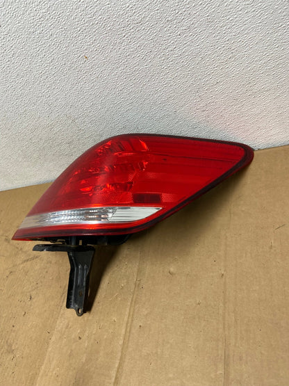 2005-2010 Toyota Avalon Right Passenger Side Tail Light AC8578 LK1