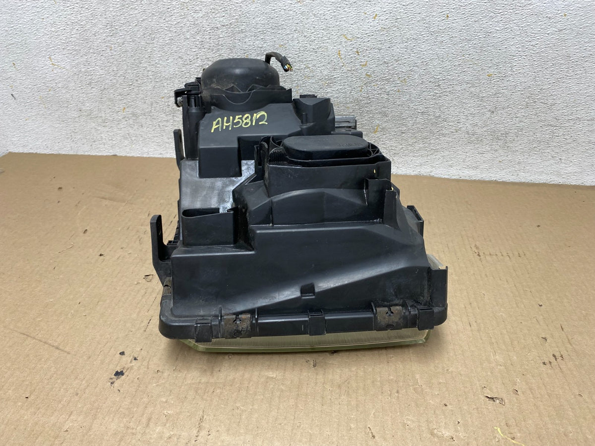 2003 - 2004 Land Rover Range Rover Right Passenger Headlight Xenon HID AH5812 DW7