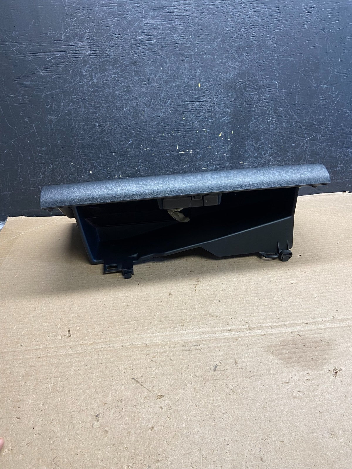 2002-2005 Dodge Ram 1500 Front Right Passenger RH Storage Glove Box AH3544 DG3