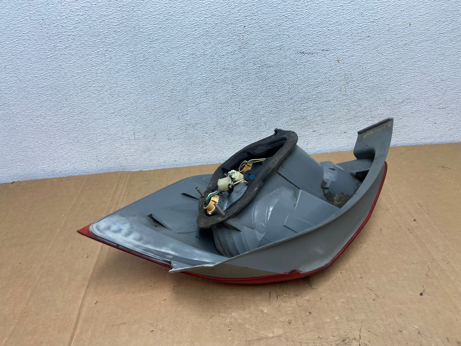 2003-2004 Toyota Matrix Left Driver LH Side Tail Light AD2782 LK5