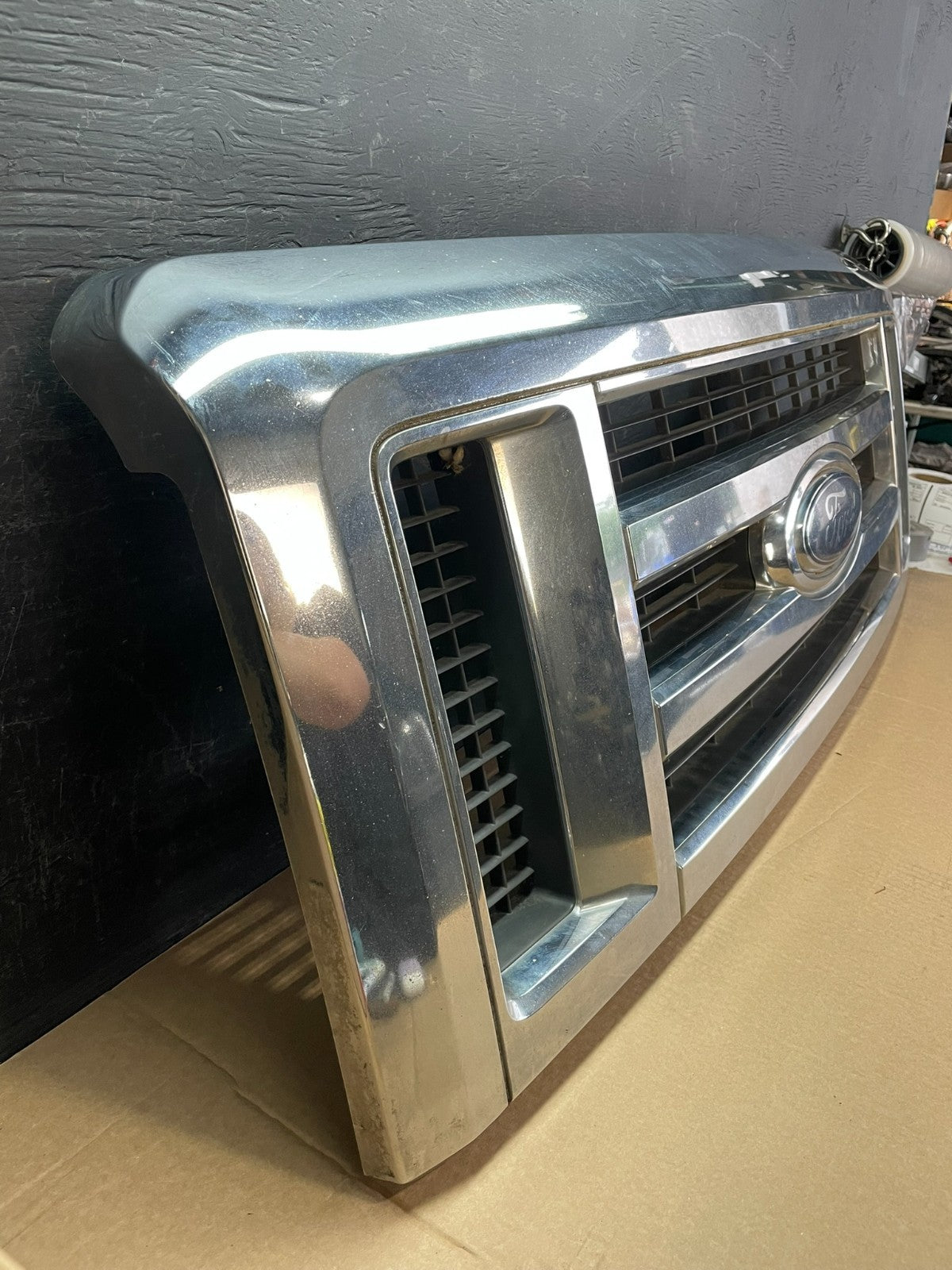 2008 to 2014 Ford Econoline E150 E250 Front Upper Chrome Grill Grille AF5185 DG2