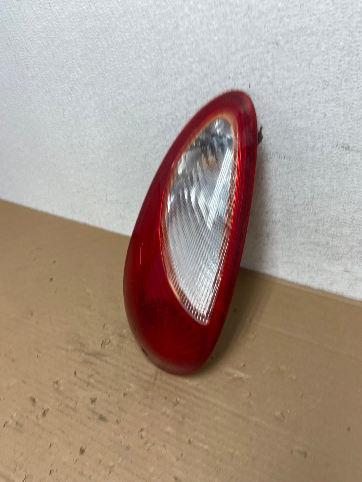 2006 to 2010 Chrysler PT Cruiser Left Driver LH Tail Light AD4204 LK1