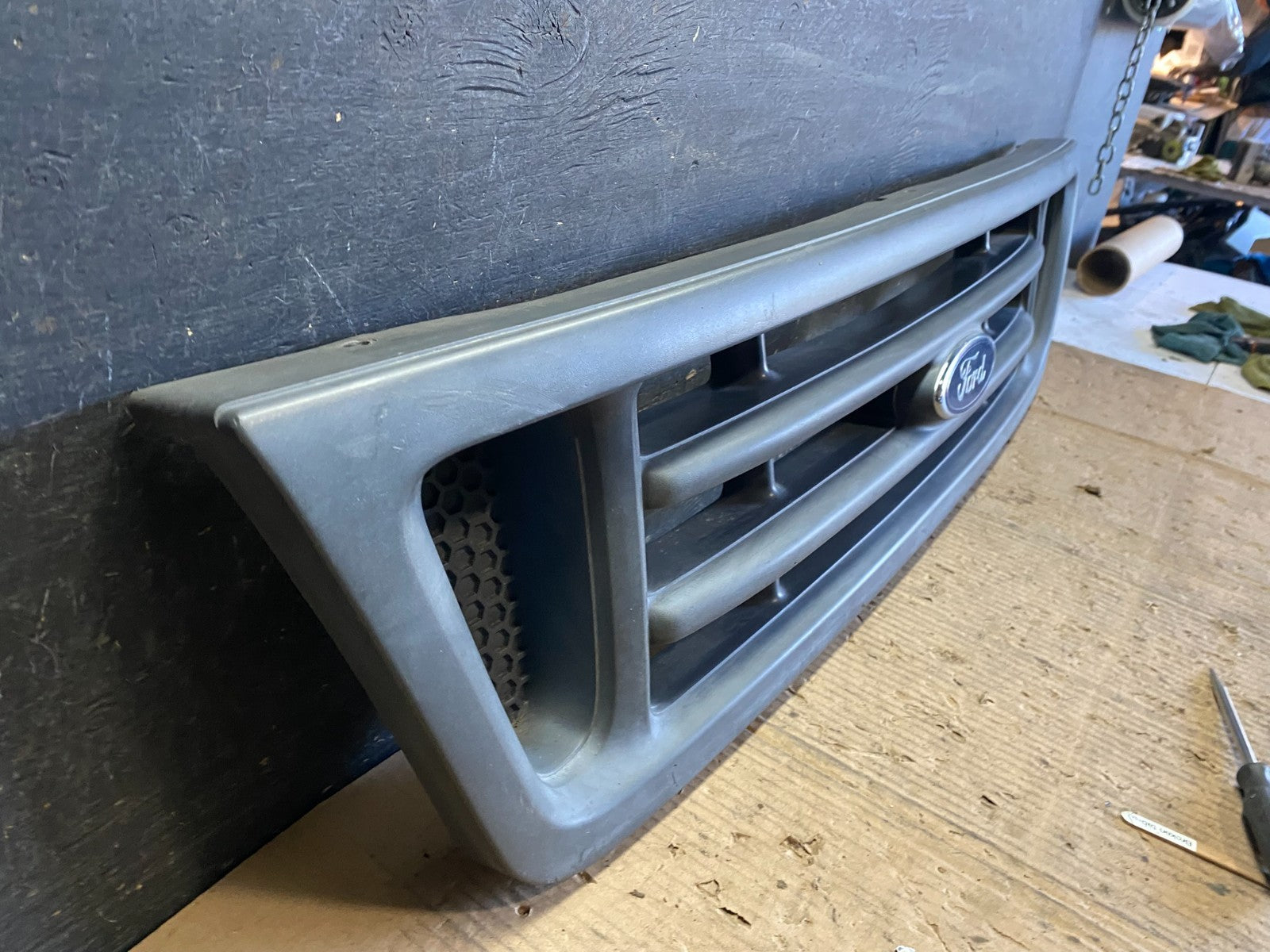 2003 to 2007 Ford Econoline E150 E250 E350 Front Grille Grille OEM S9582 DG2