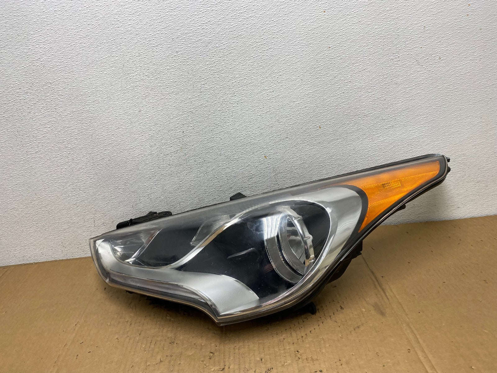 2012 - 2017 Hyundai Veloster Left Driver LH Side Halogen Headlight AD1073 DW0