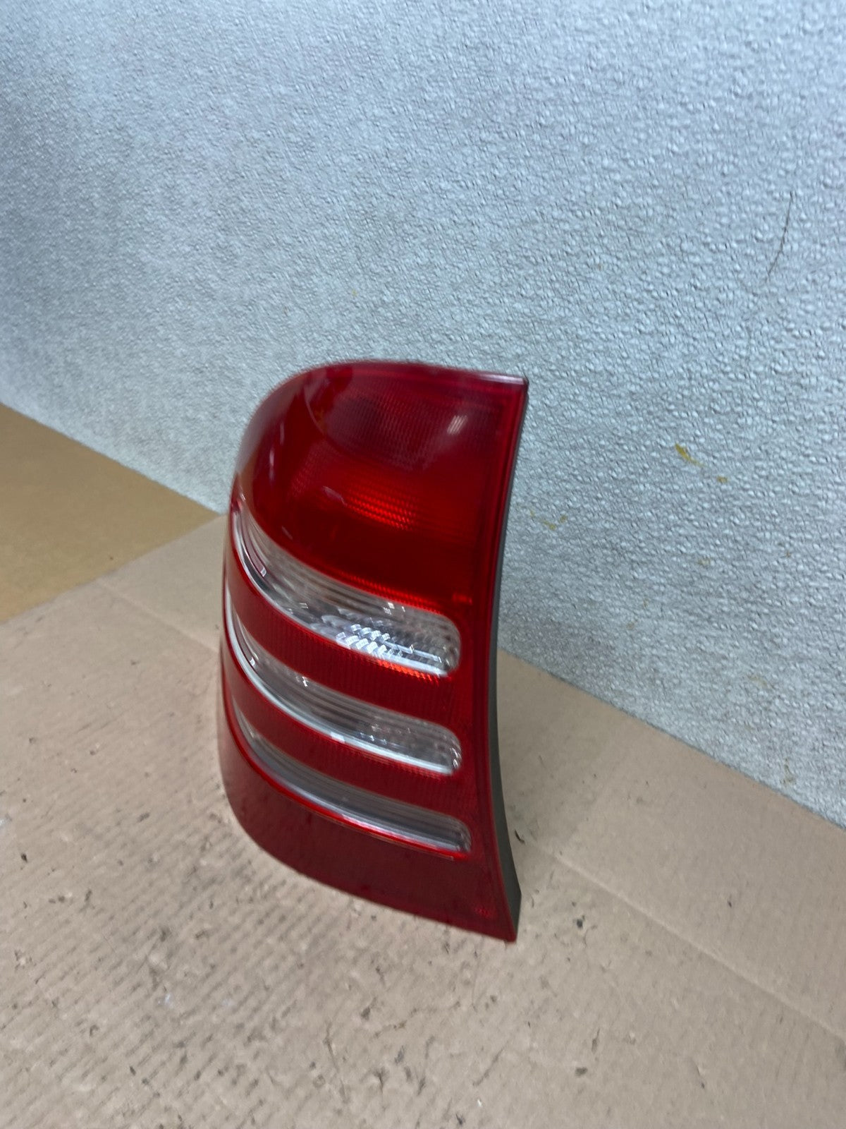 2003 to 2004 Mercedes W203 C-Class Left Driver LH Tail Light Z3787 DW1