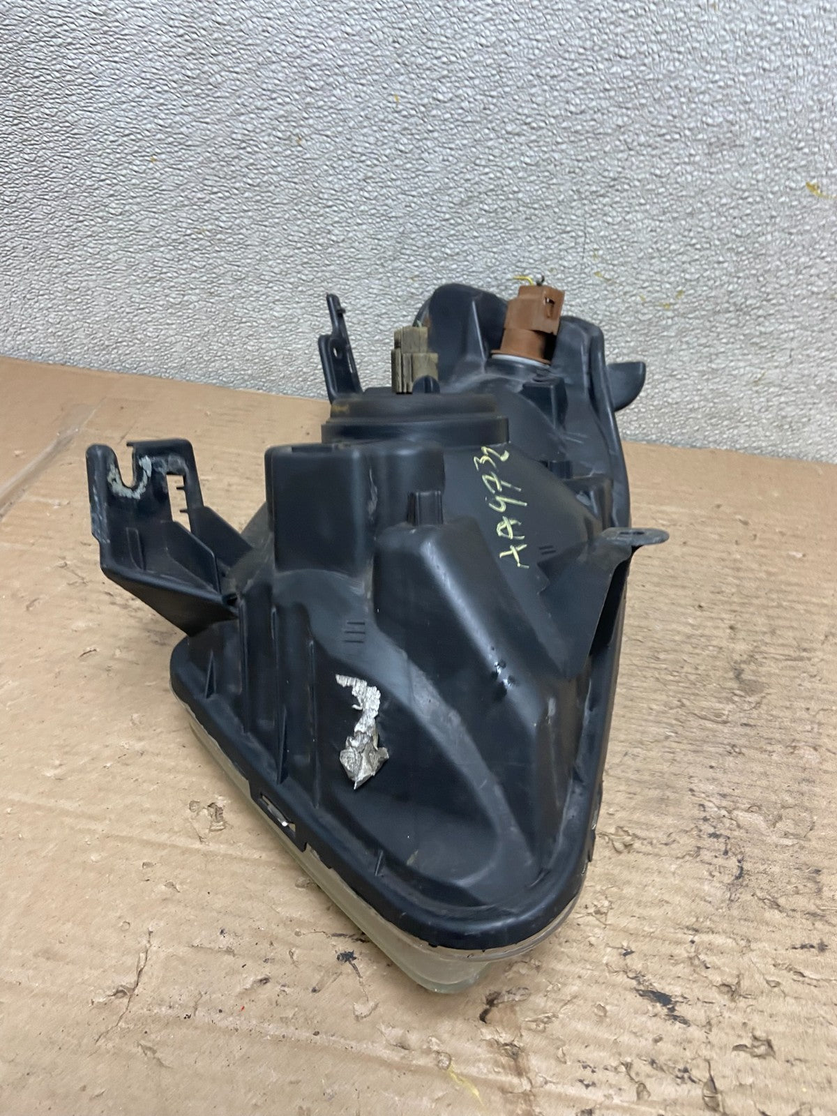 2008 to 2011 Mazda Tribute Right Passenger Rh Headlight Oem AA9732 DG8
