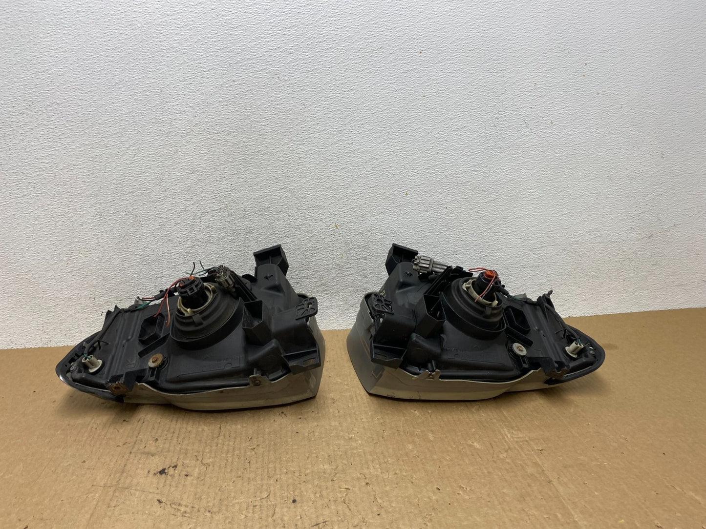2002 2003 2004 Nissan Xterra Left+Right Side Headlights AF9868 DW10