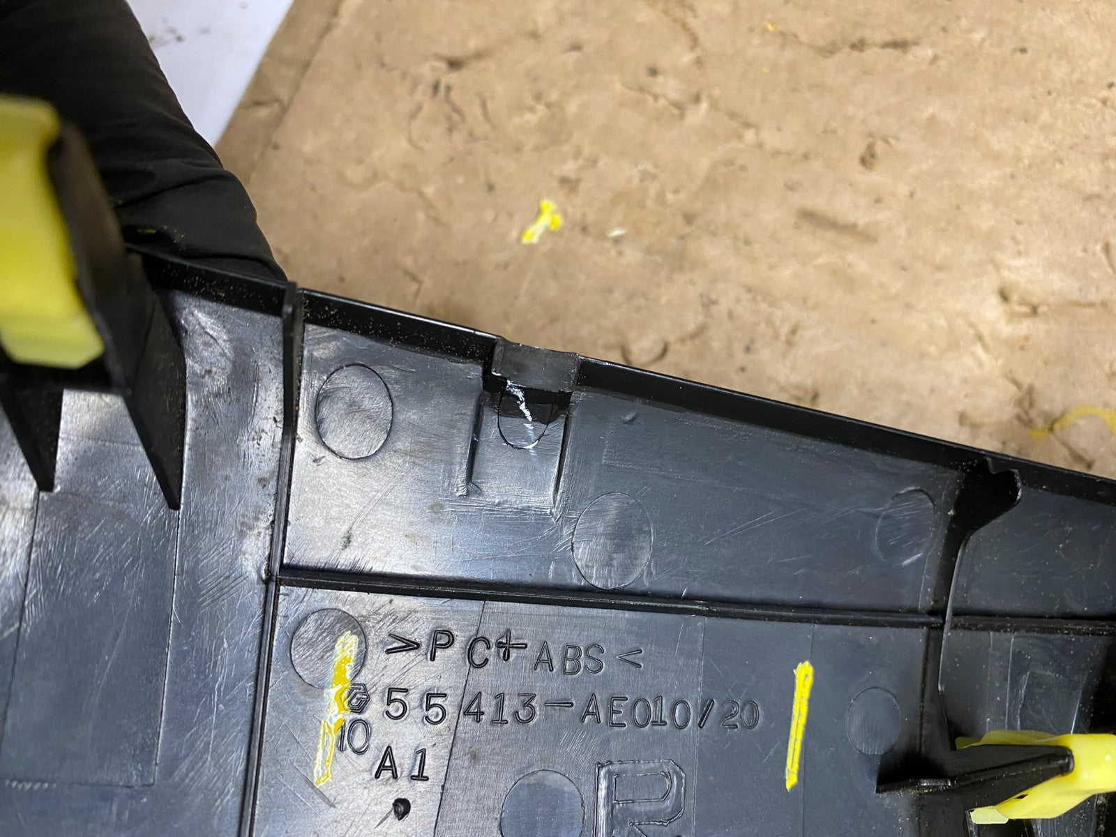 2004 to 2010 Toyota Sienna Switch Key Light Indicator Bezel Trim OEM T6071 DG4