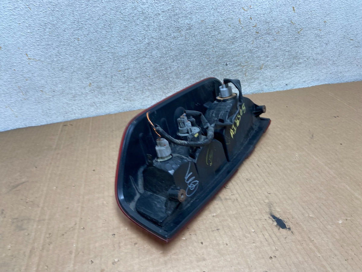 2005 to 2014 Nissan Frontier Right Passenger RH Side Tail light AI8505 LK7
