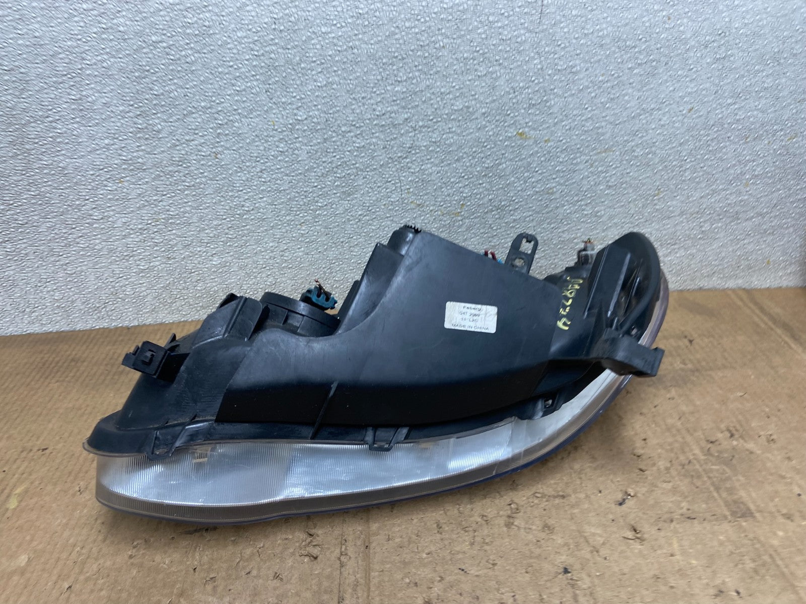 2005 to 2008 Toyota Corolla Right Passenger RH side Headlight AA8234 DW8