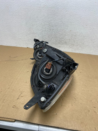 2006 to 2010 Toyota Sienna Left Driver Lh Side Headlight Halogen AG0556 DW9