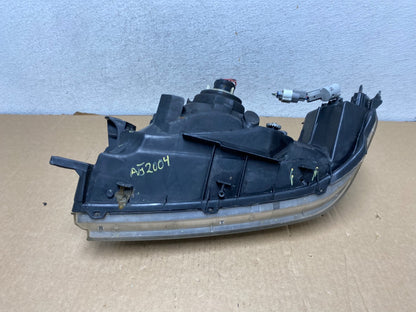 2000 - 2006 Mitsubishi Montero Right Passenger Side Headlight Halogen AG2004 DW10