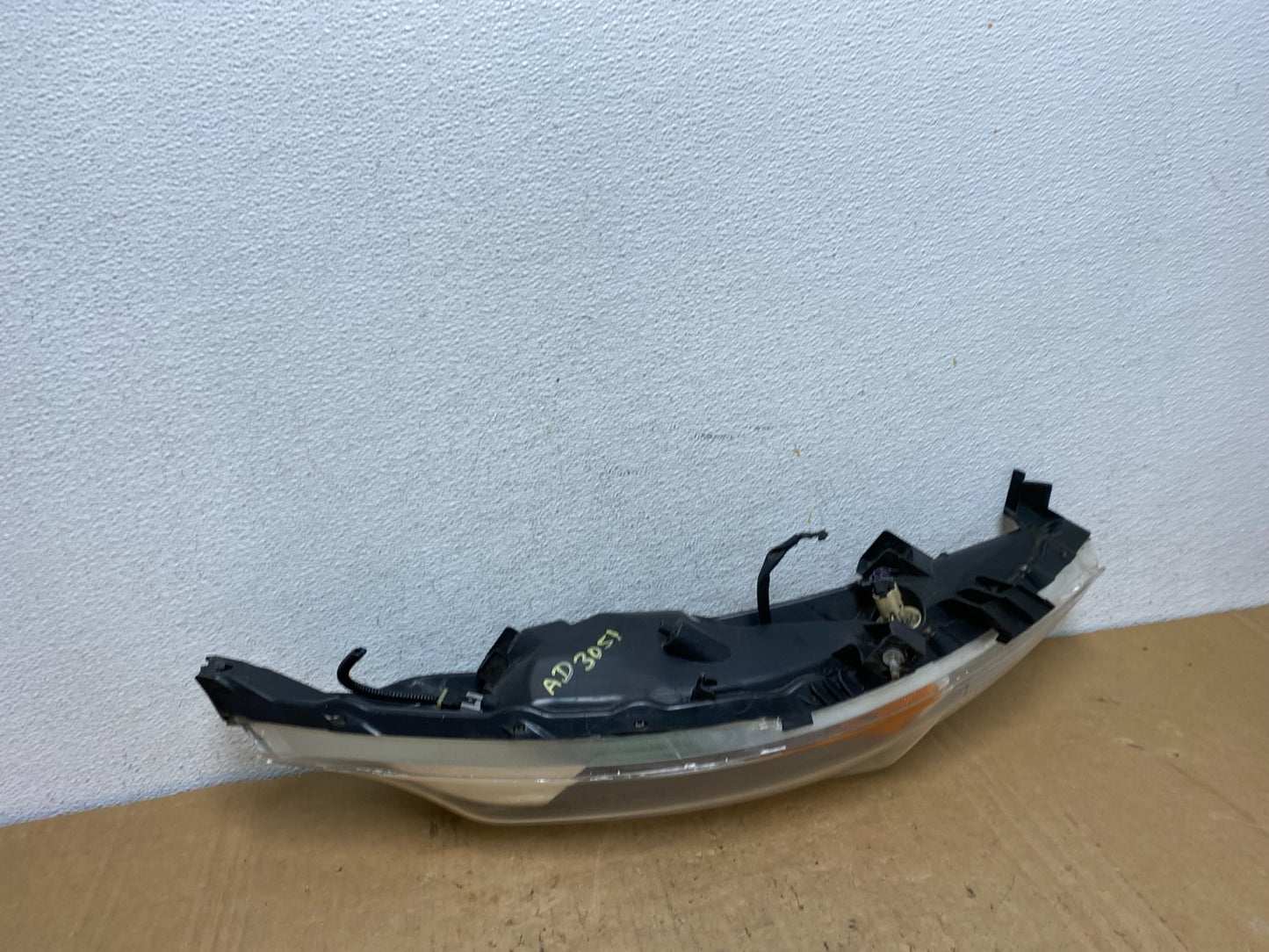 2011-2014 Nissan Juke Turn Signal Headlight Left Driver LH Halogen AD3051 DW9