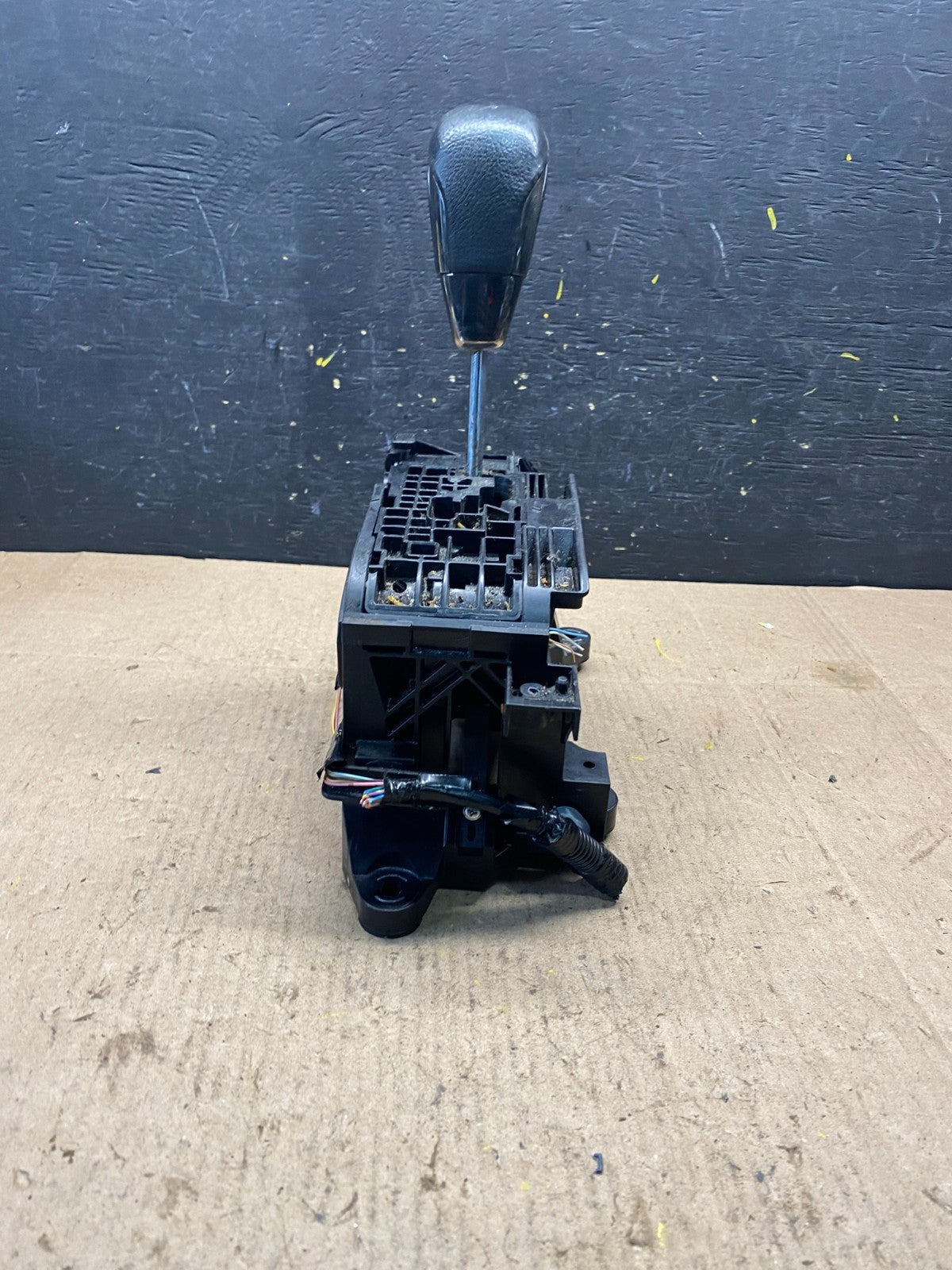 2013 to 2017 Toyota Avalon Automatic Transmission Gear Floor Shifter R8409 DG1