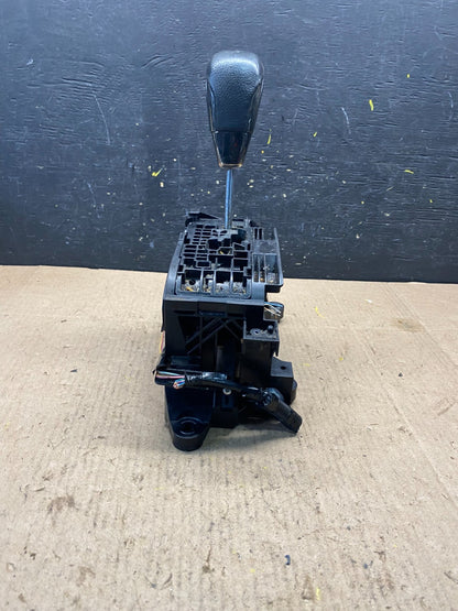 2013 to 2017 Toyota Avalon Automatic Transmission Gear Floor Shifter R8409 DG1