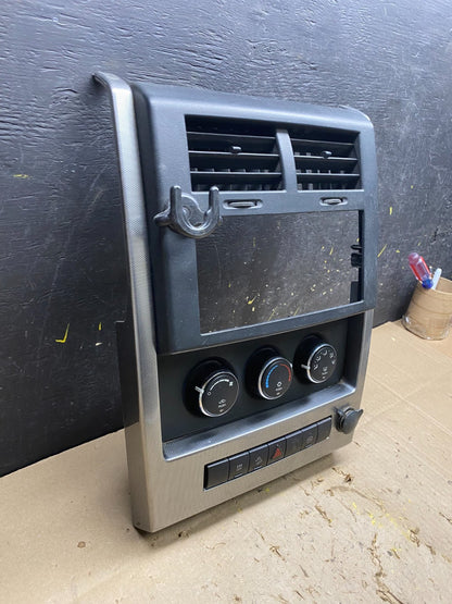 2008 to 2012 Jeep Liberty Dash Climate Temperature Control Radio Bezel u5099 DG1
