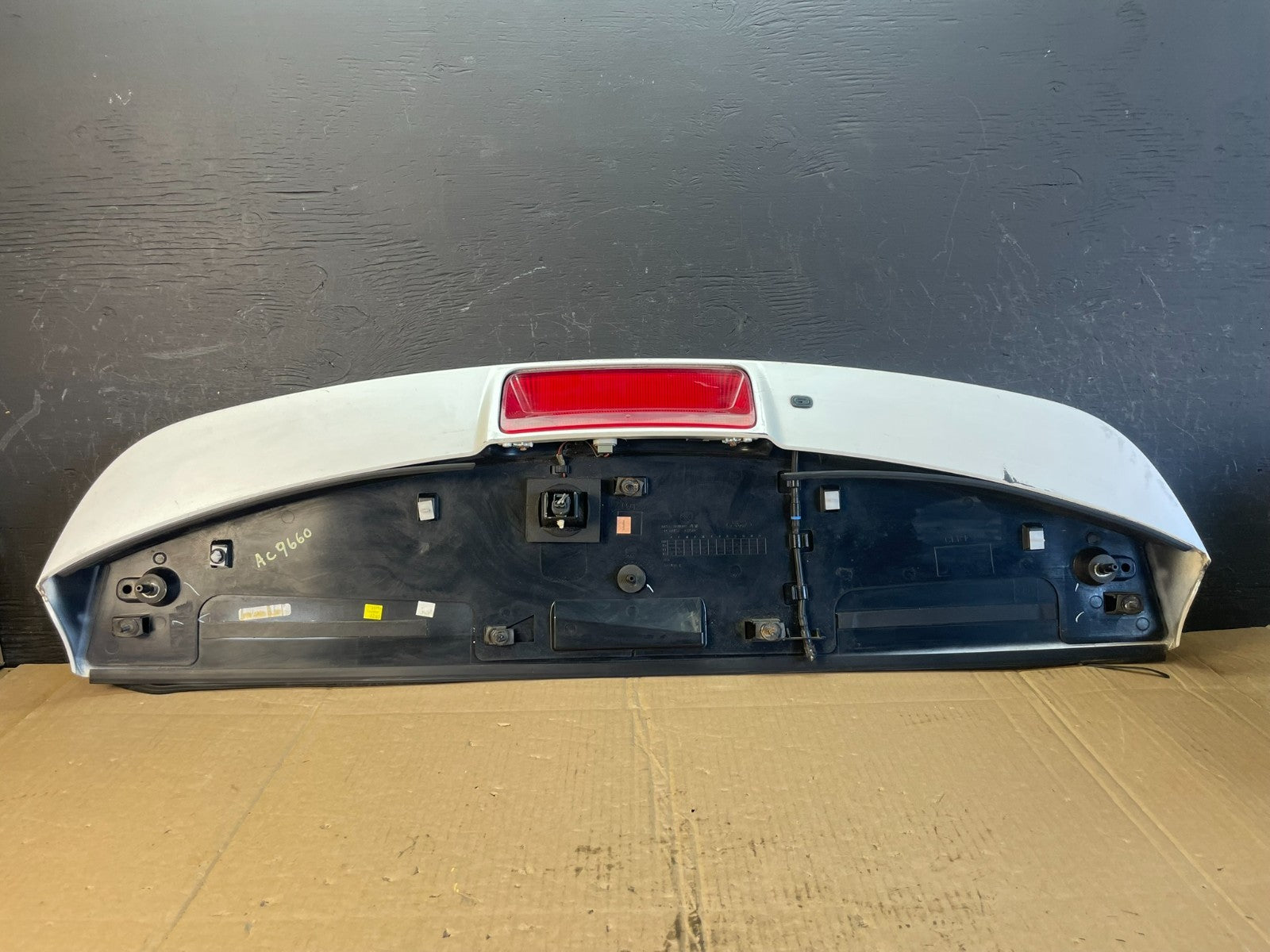 2011 to 2015 Ford Explorer Rear Upper Tailgate Liftgate Wing Spoiler ac9660 DG5