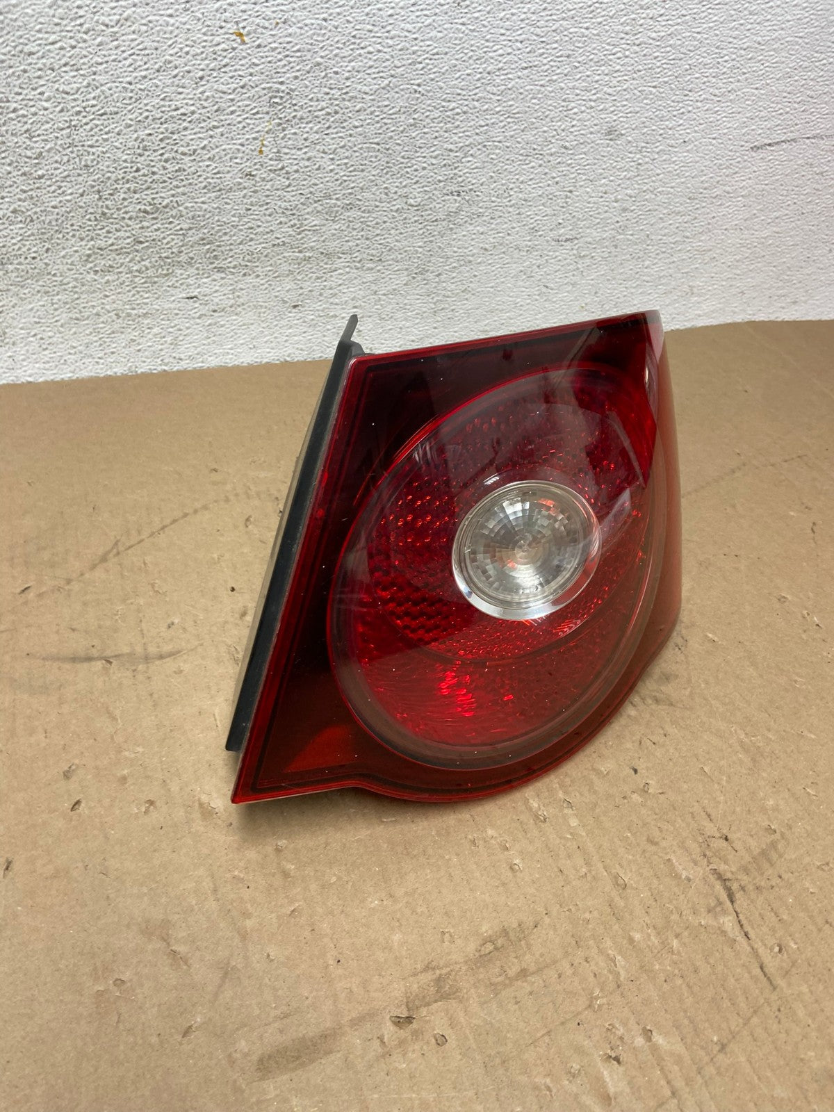 2008 2009 2010 Volkswagen Jetta Right Passenger RH Side Tail Light AD7687 LK1