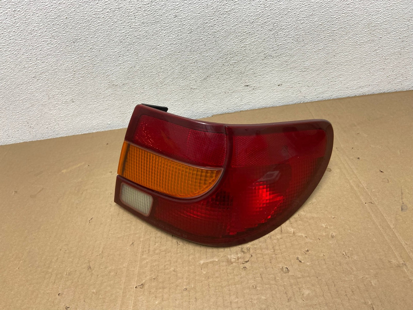 2000-2002 Saturn SL S-Series Right Passenger RH Side Tail Light OEM AC3821 LK0