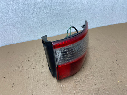 2001 2002 2003 Toyota Sienna Left Driver Lh Side Tail Light AC7219 DW2
