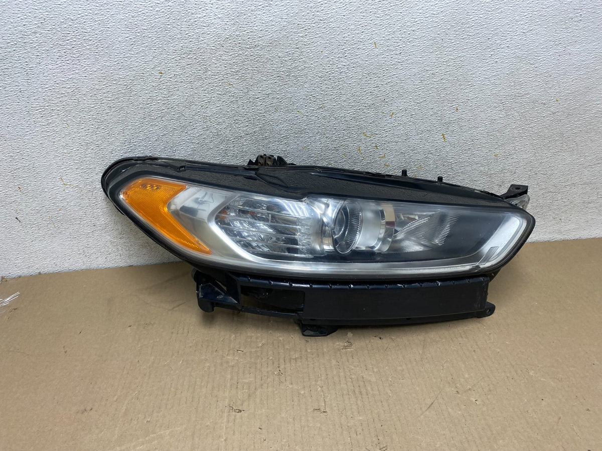 2013 to 2016 Ford Fusion Right Passenger Rh Side Headlight AH6784 DW0