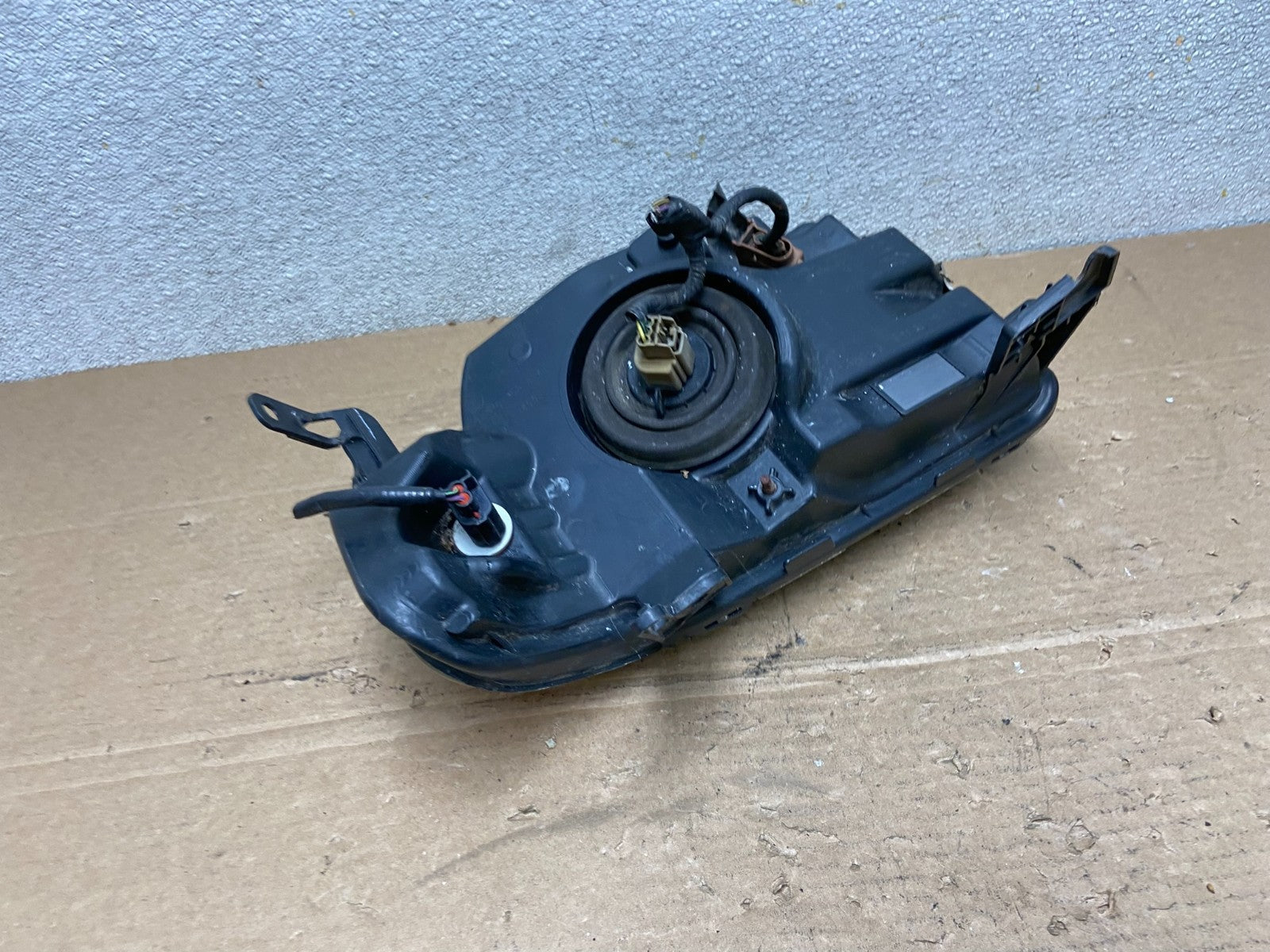 2008 to 2012 Ford Escape Headlight Right Passenger RH Side Halogen AB4890 DW6