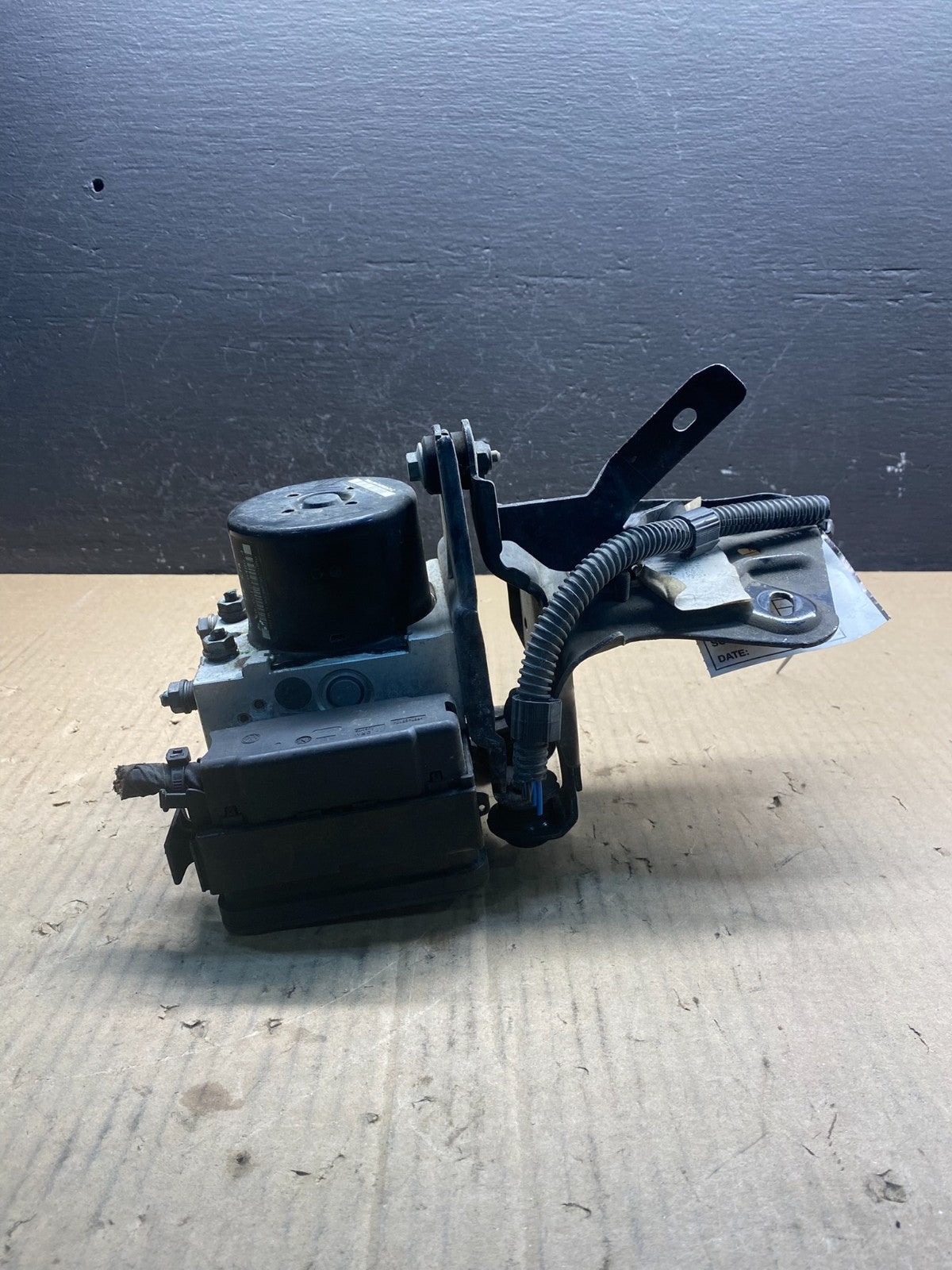 2010- 2011 Volkswagen Jetta ABS Brake Pump Control 8E0614111A Module AC2375 DG3