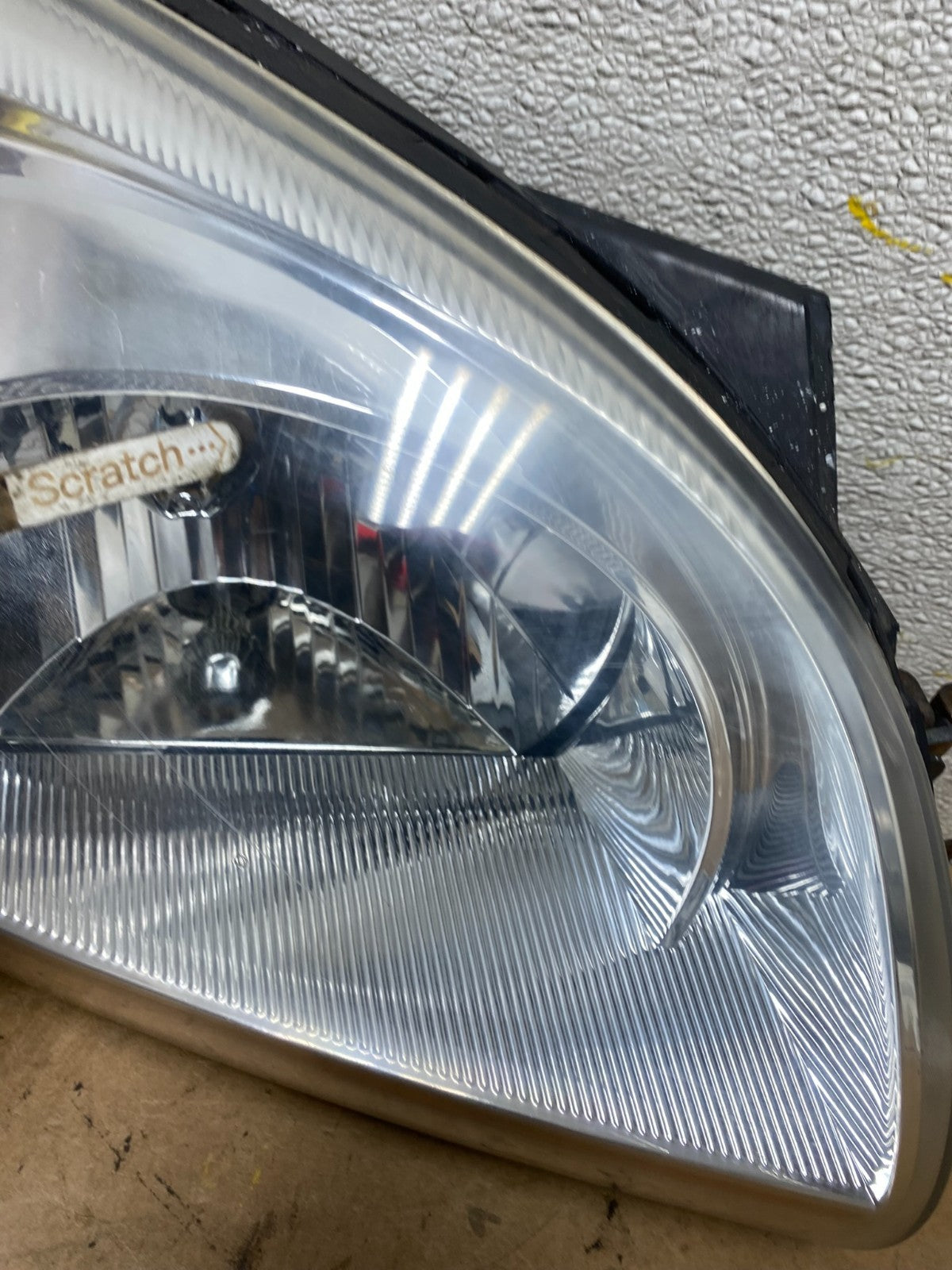 2005 to 2006 Kia Sportage Right Passenger RH Halogen Headlight DEPO X5014 DW4