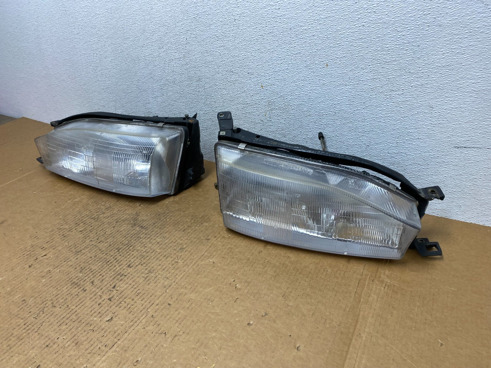 1992 1993 1994 Toyota Camry Left+Right Halogen Headlights TYC AE0308 DW1