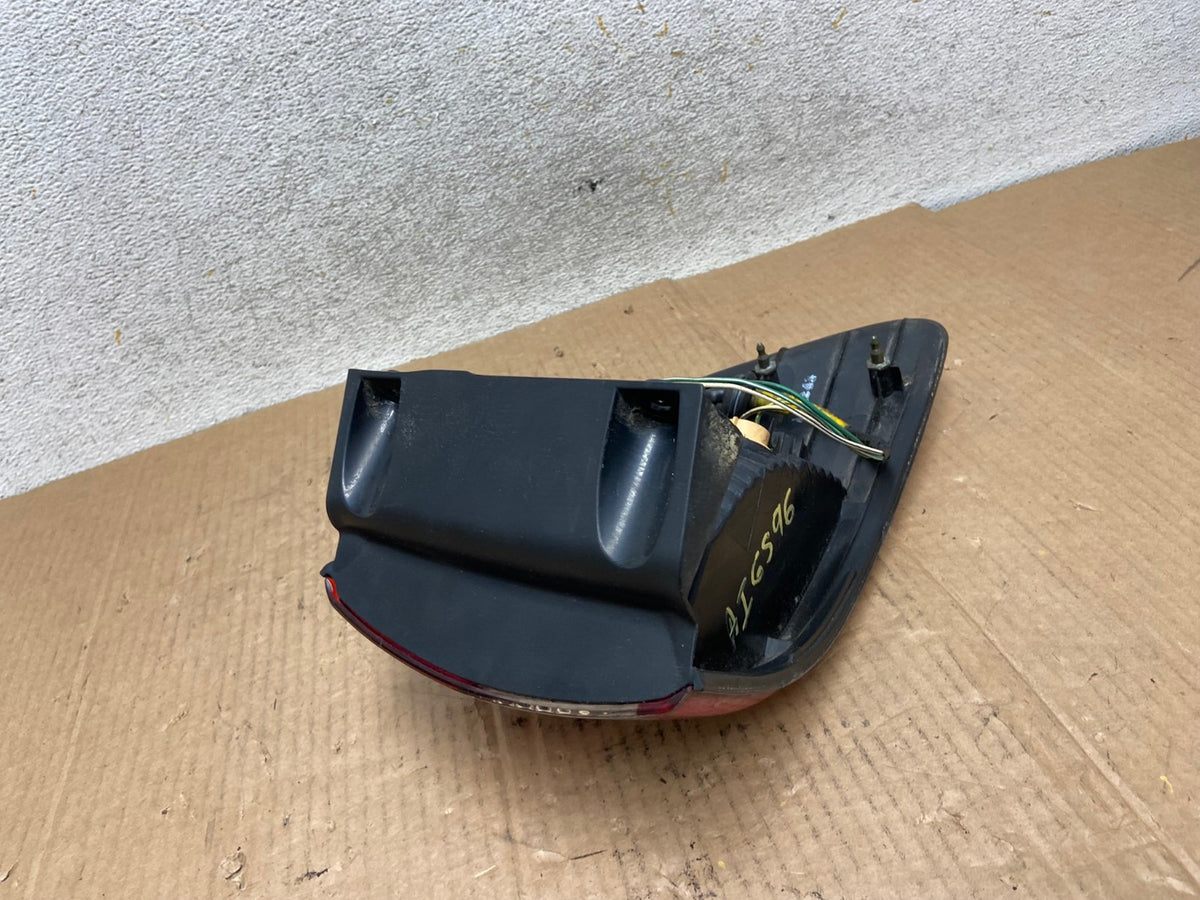 2001 2002 2003 Toyota Sienna Left Driver Lh Side Tail Light AI6596 LK4