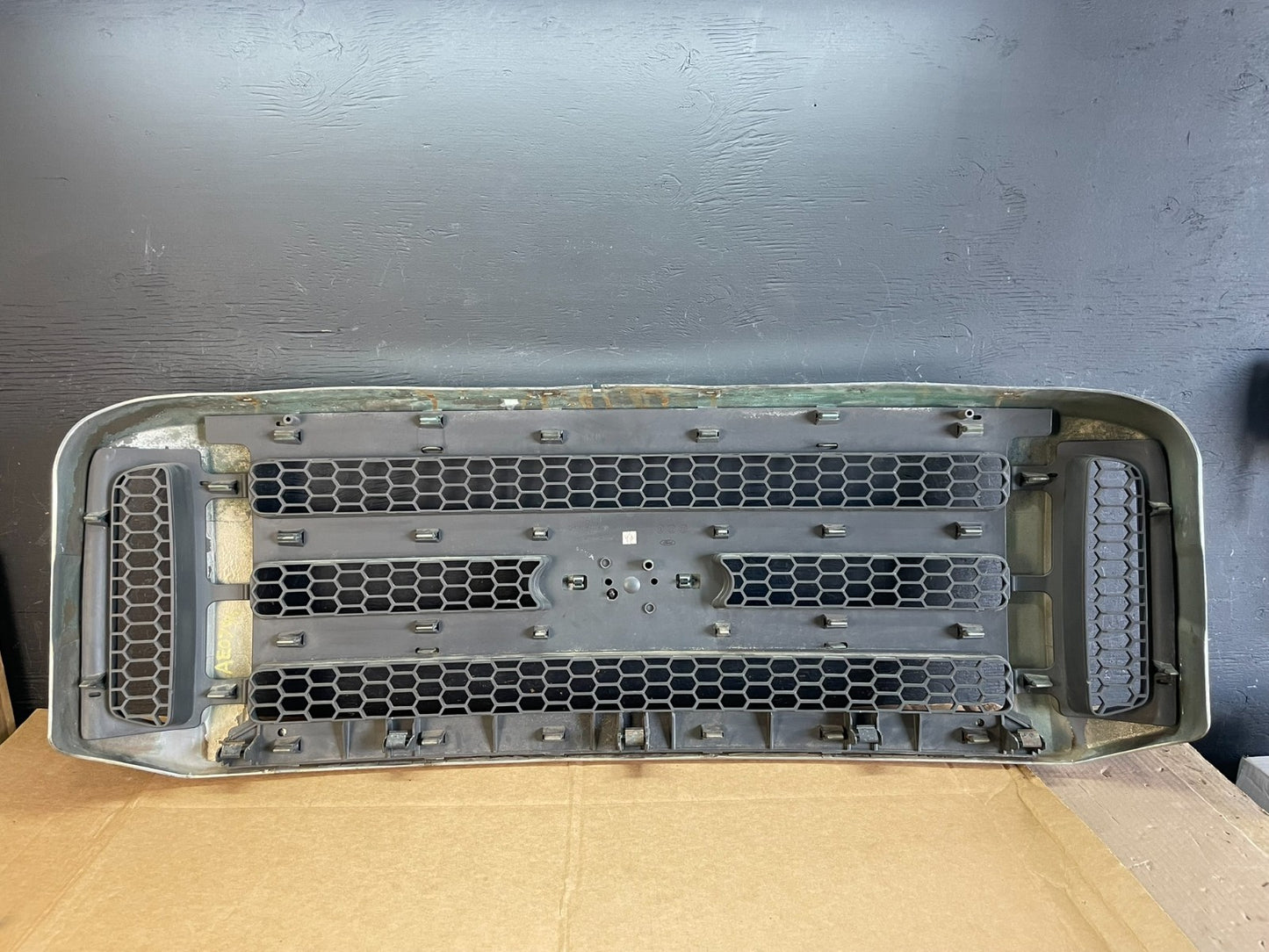 2005 to 2007 Ford Super Duty F250 Front Upper Grill Grille ae0796 DG3