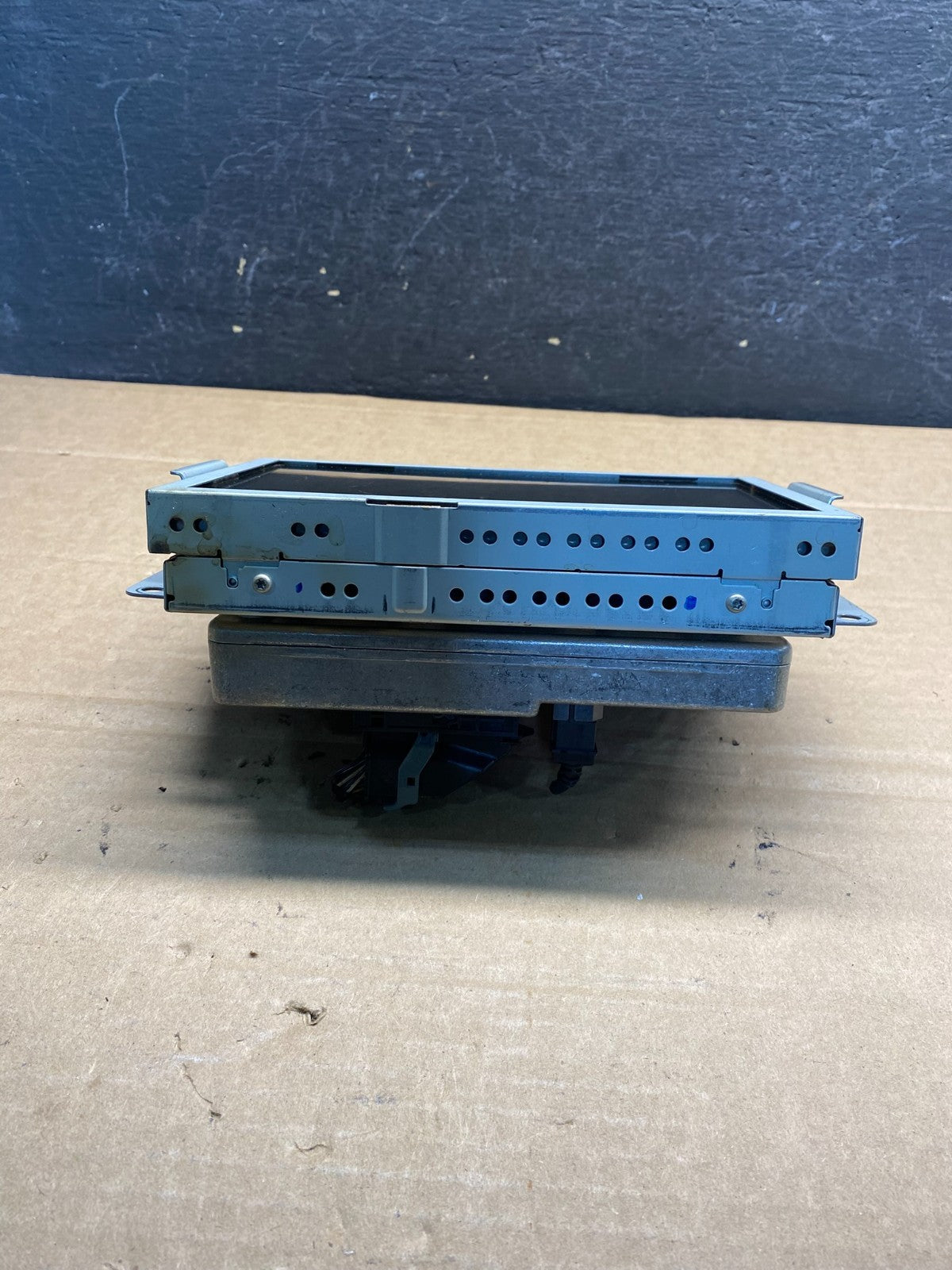 2015 to 2016 Ford Explorer Radio Information Display Screen ae8145 DG3